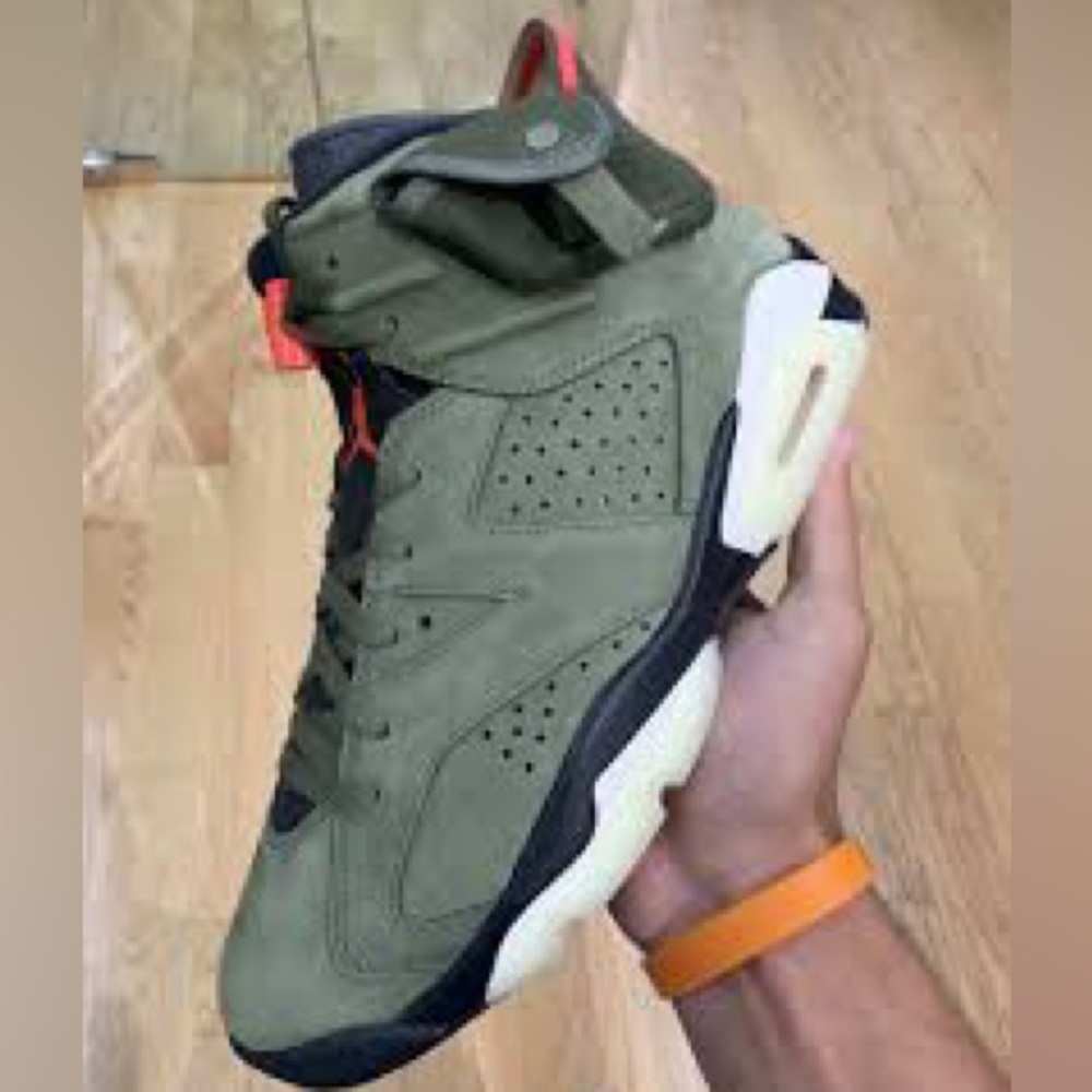Jordan 6 Olive Travis Scott’s size 8.5